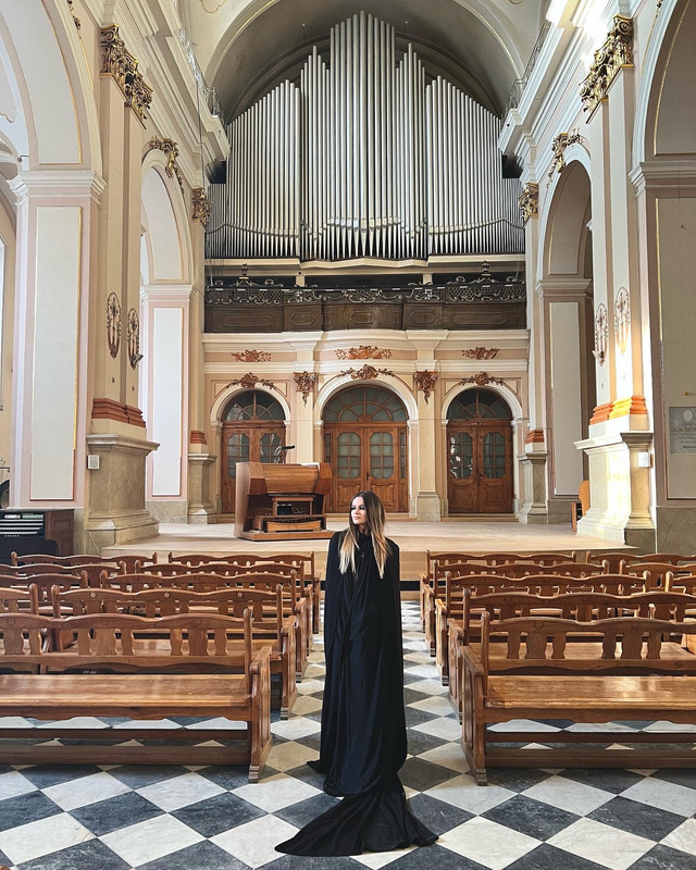 Співачка SOWA презентувала відеокліп на нову пісню 'Spread my wings' - фото 518353