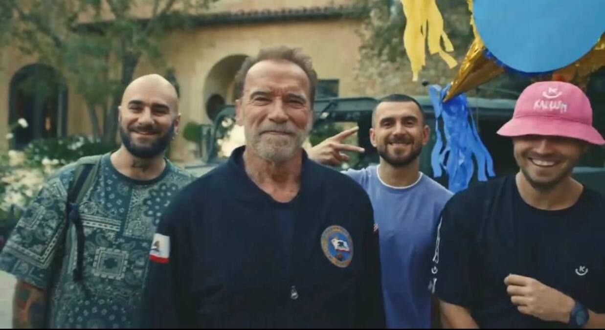 Kalush Orchestra презентували новий кліп "Щедрий вечір", у якому знявся Шварценеггер