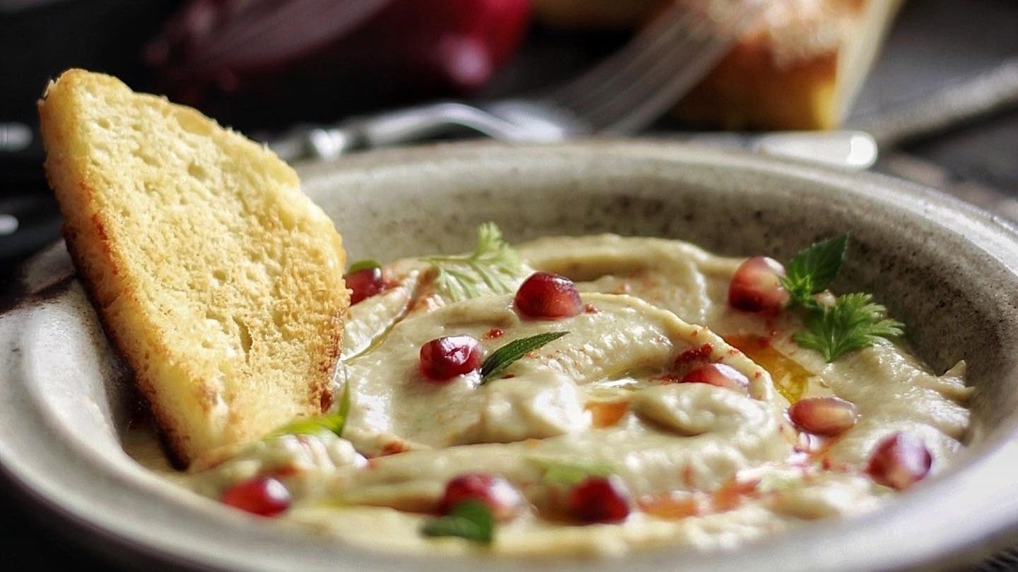 Ектор Хіменес-Браво показав, як приготувати бабагануш – швидка закуска з баклажана