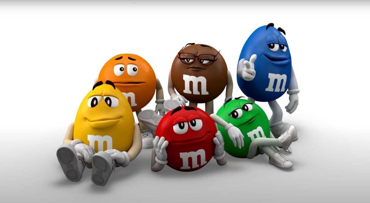 Балакучі цукерки бренду M&M's розкритикували й вони пішли у відставку – у чому причина