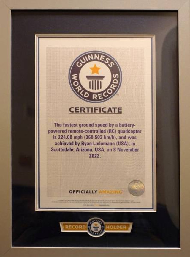 Книга рекордів Гіннесса назвала найшвидший у світі квадрокоптер - фото 518895
