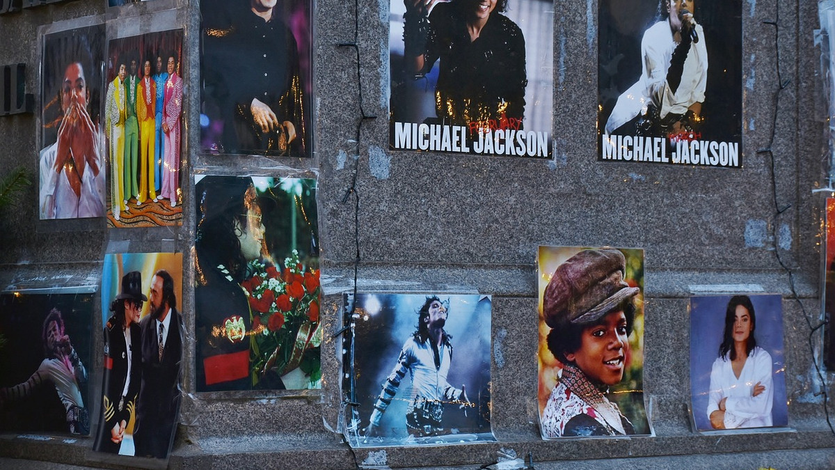 Майкла Джексона у біографічному фільмі зіграє його племінник – з'явилися перші фото - фото 1