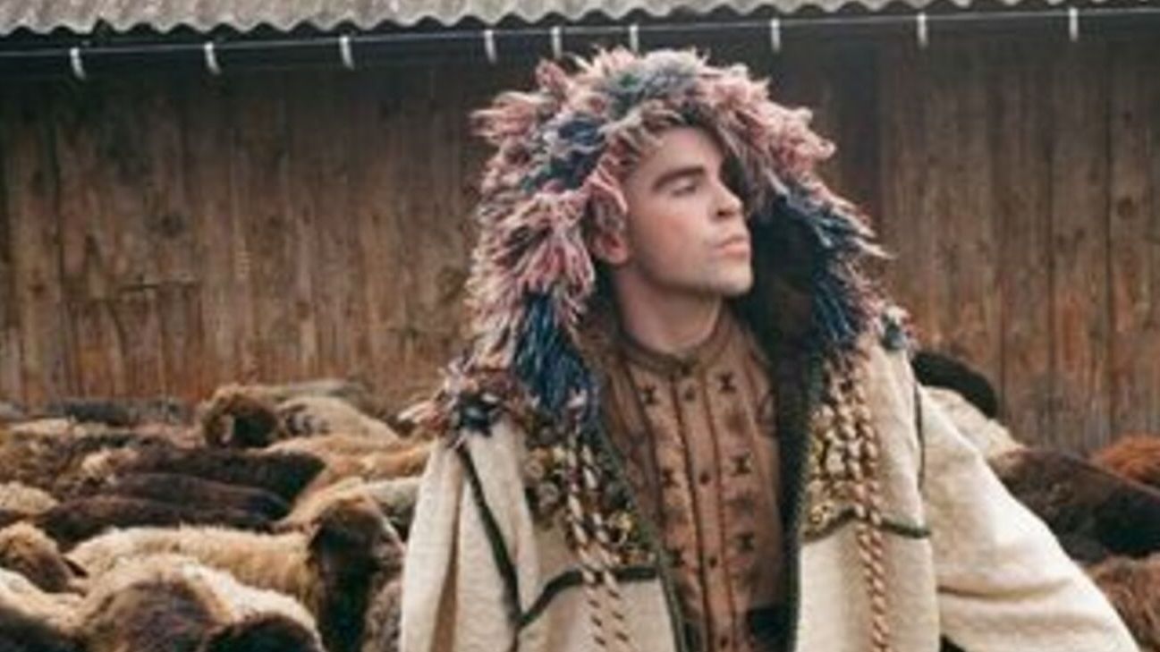 Wellboy випустив зворушливе відео на пісню "Жовті мальви"