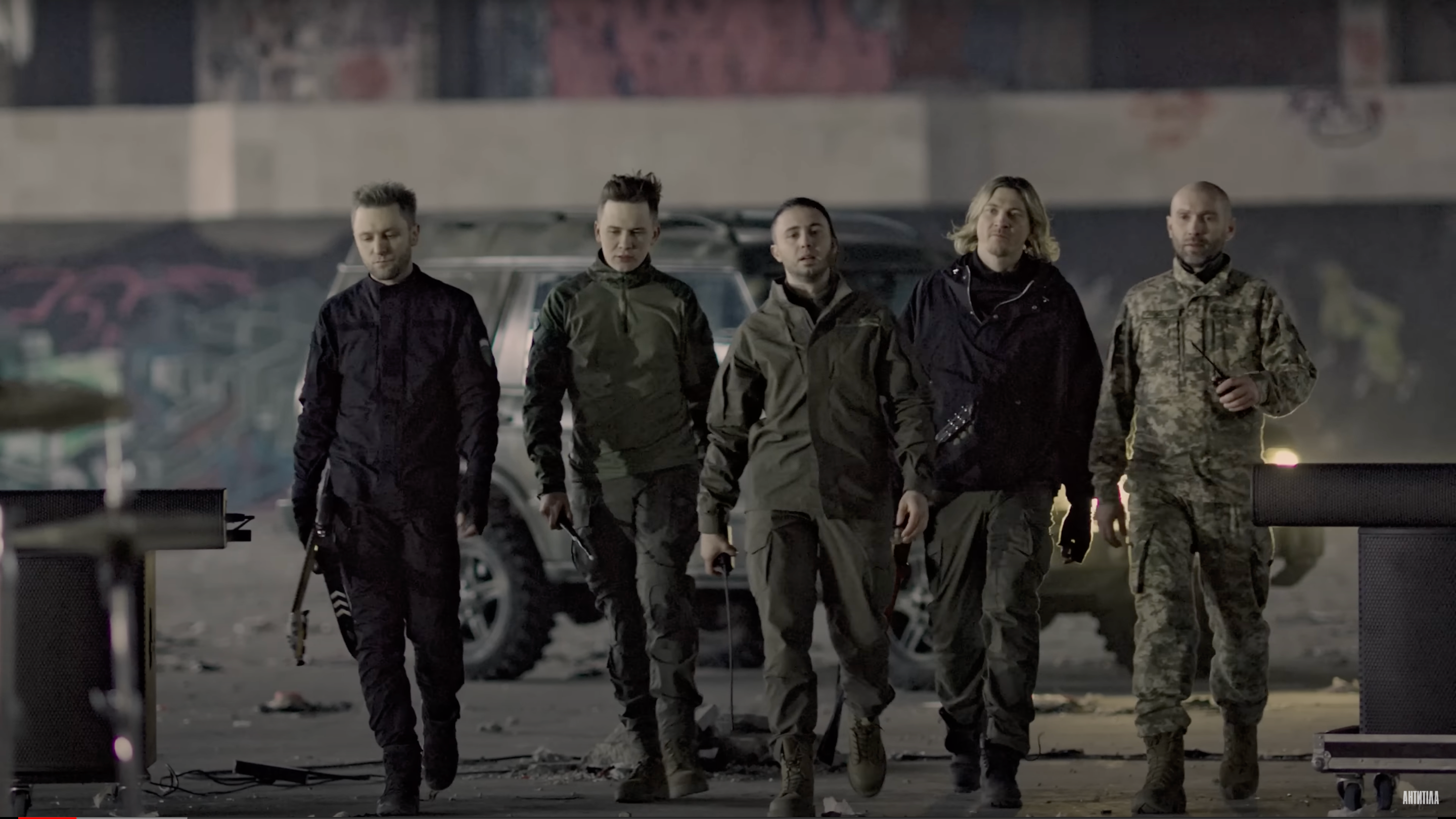 Антитіла презентували кліп на пісню "Фортеця Бахмут", яке зняли прямо на передовій