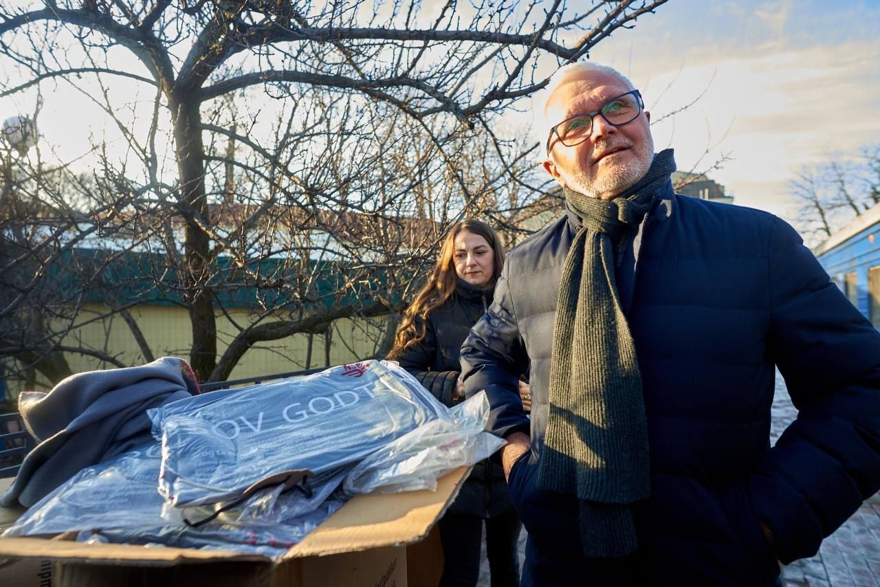 Маски для сну, беруші та пледи – Укрзалізниця роздасть 30 тисяч "комфортних наборів"