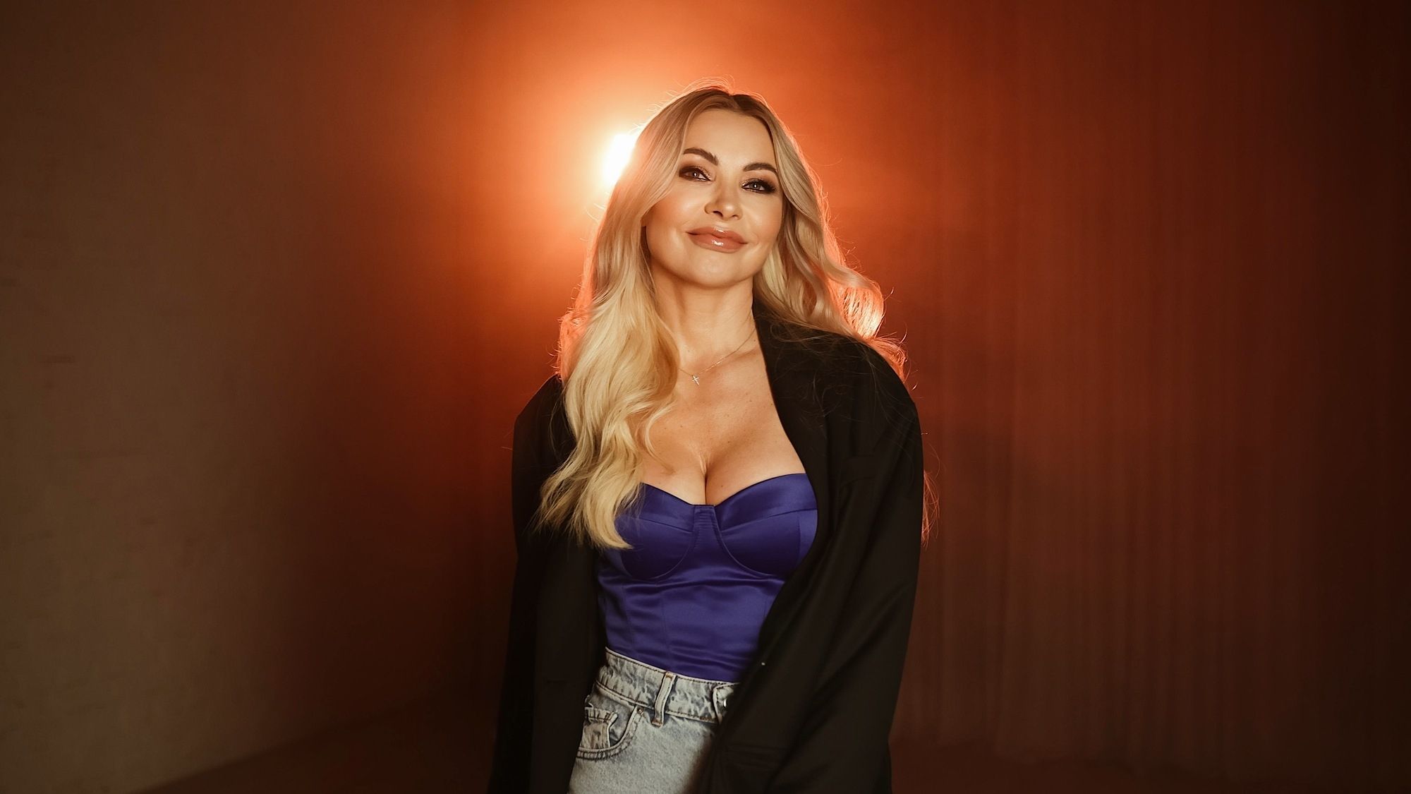 "Ну як ти там?" – співачка MOROZOVA презентує відео про кохання на відстані