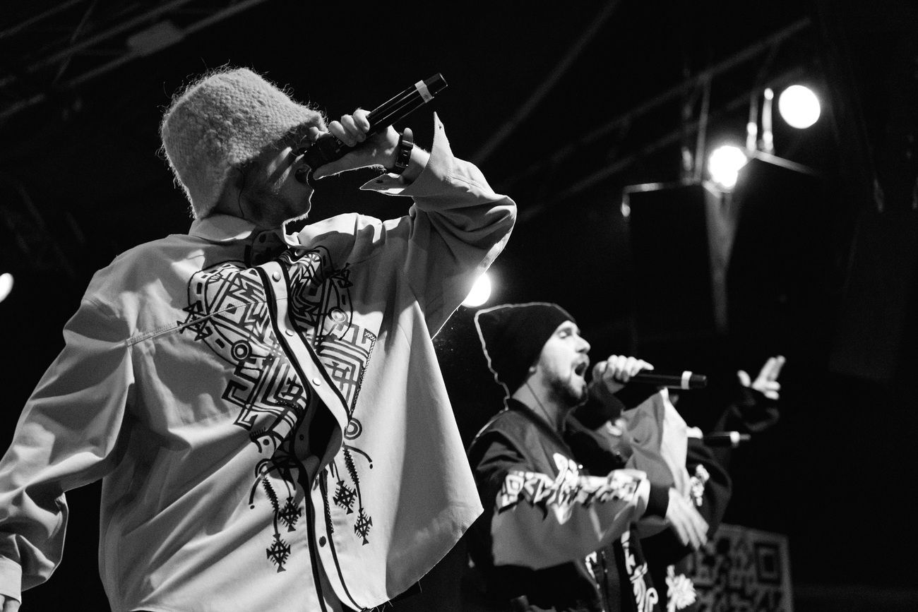 Kalush Orchestra змінили образи й анонсували перший англомовний трек на концертні у Парижі