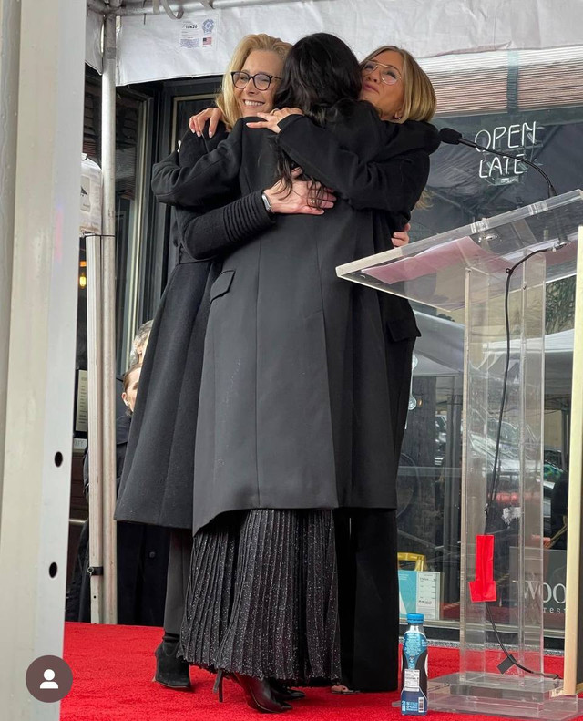 Jennifer Aniston - фото 520591