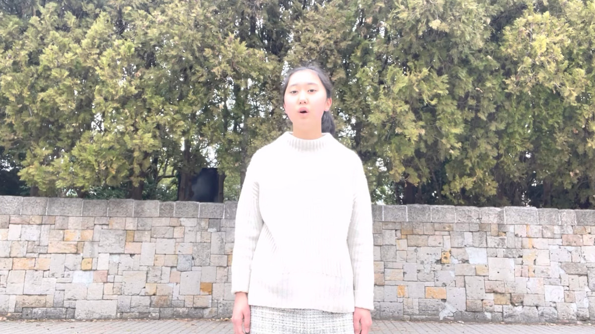 Юна японка виконала "Ой у лузі…" і підкорила мережу – дивіться миле відео - фото 1