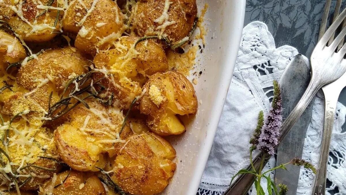 Ектор Хіменес-Браво показав, як приготувати особливу печену картоплю з секретом