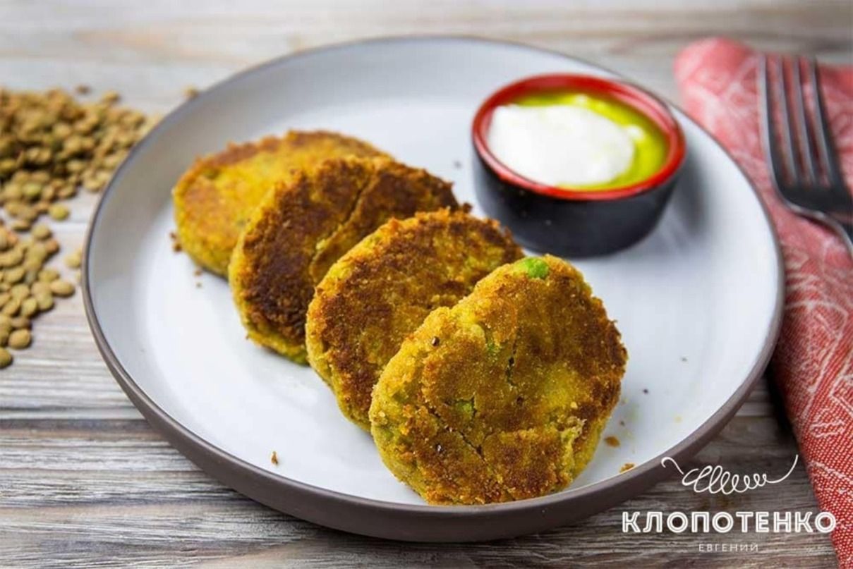 Овочеві котлети з сочевиці та гороху – рецепт від Євгена Клопотенка