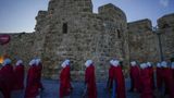 Протест – в Ізраїлі жінки вийшли проти судової реформи у вбраннях з 