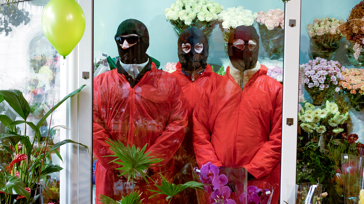 "Танців не буде" – дивіться бадьорий кліп київського гурту квіткіс у стилі Ґая Річі - фото 1