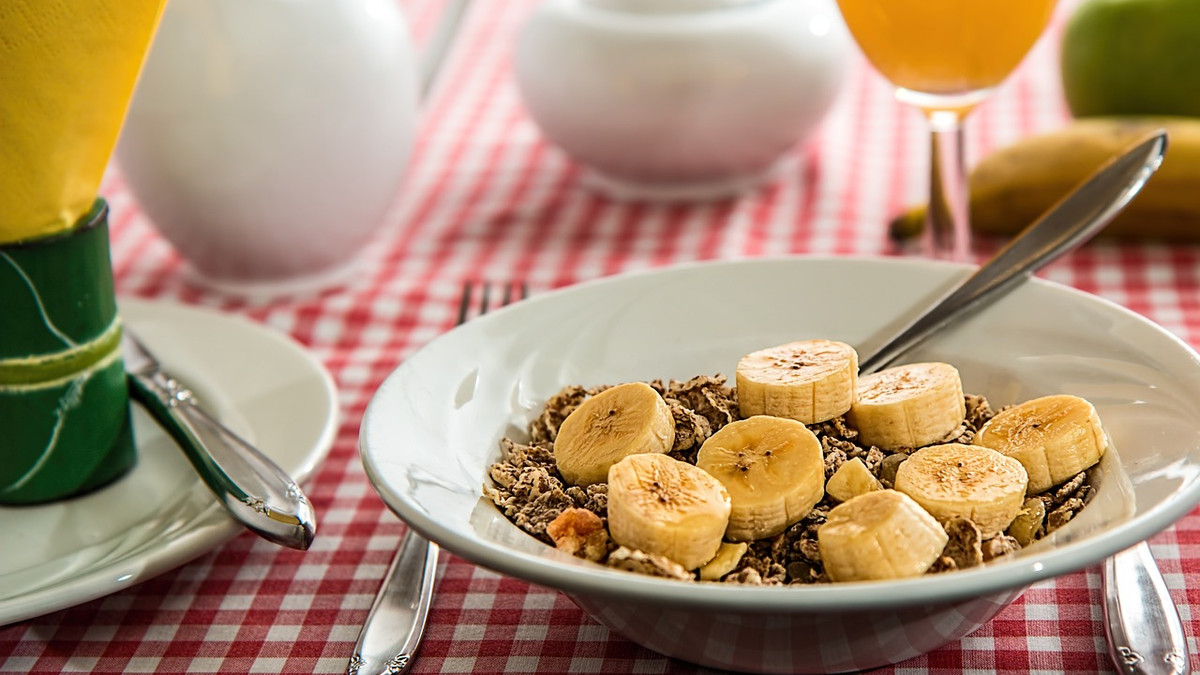 Експерти відповіли, чи справді сніданок – найважливіший прийом їжі на день - фото 1
