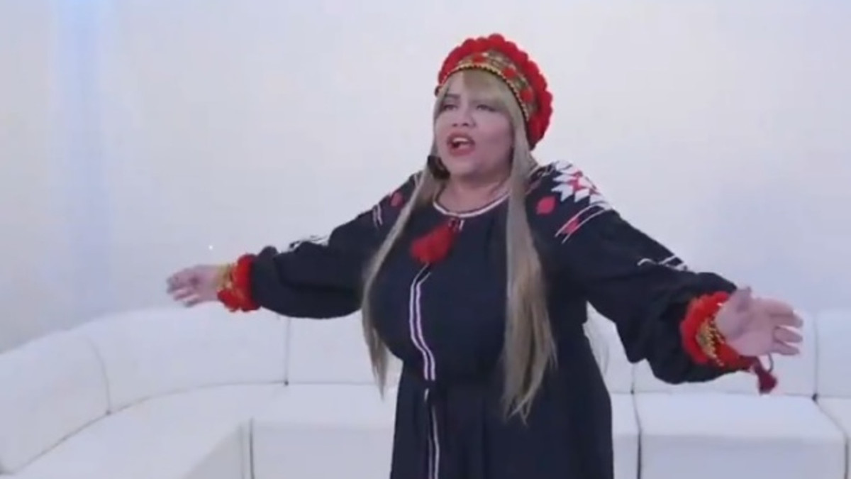 Американка співає українську пісню - фото 1