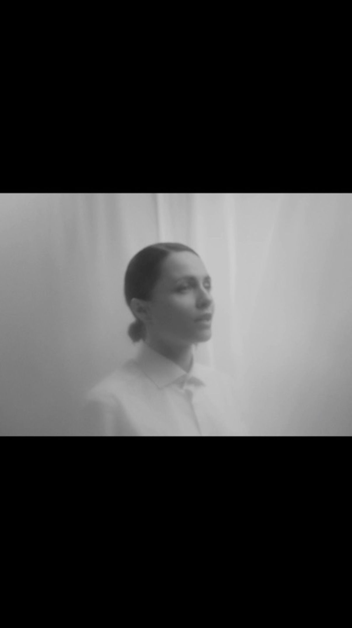 Svitla презентувала чуттєвий кліп на пісню "Чуєш"