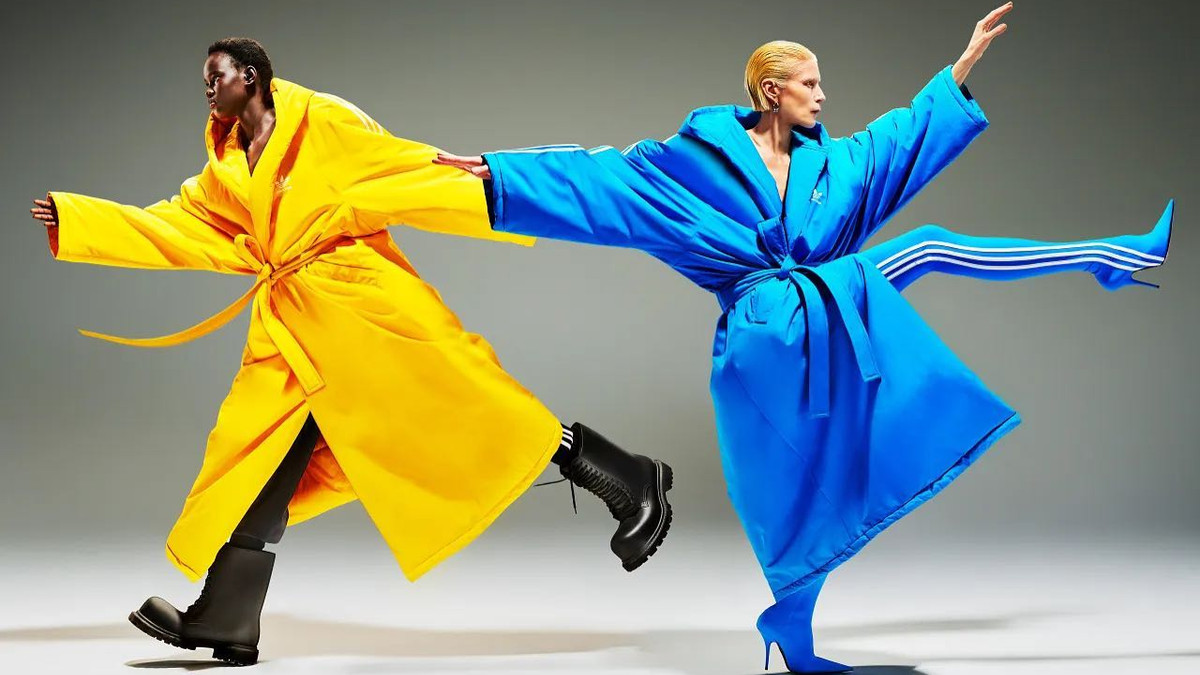 Balenciaga представив синьо-жовті образи - фото 1
