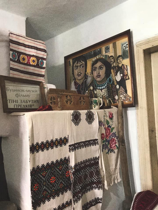 Хата-музей фільму 'Тіні забутих предків' - фото 523332