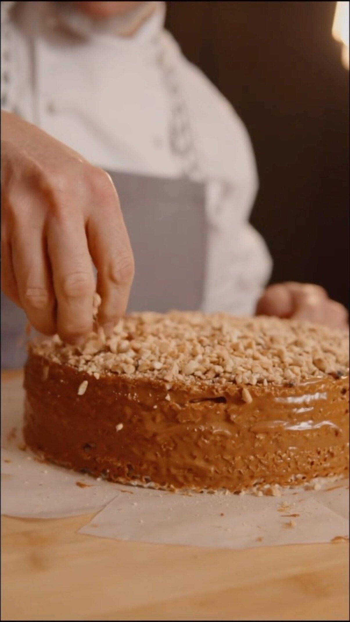 Такий, що пальці оближеш – Ектор Хіменес-Браво приготував вафельний торт з бананом