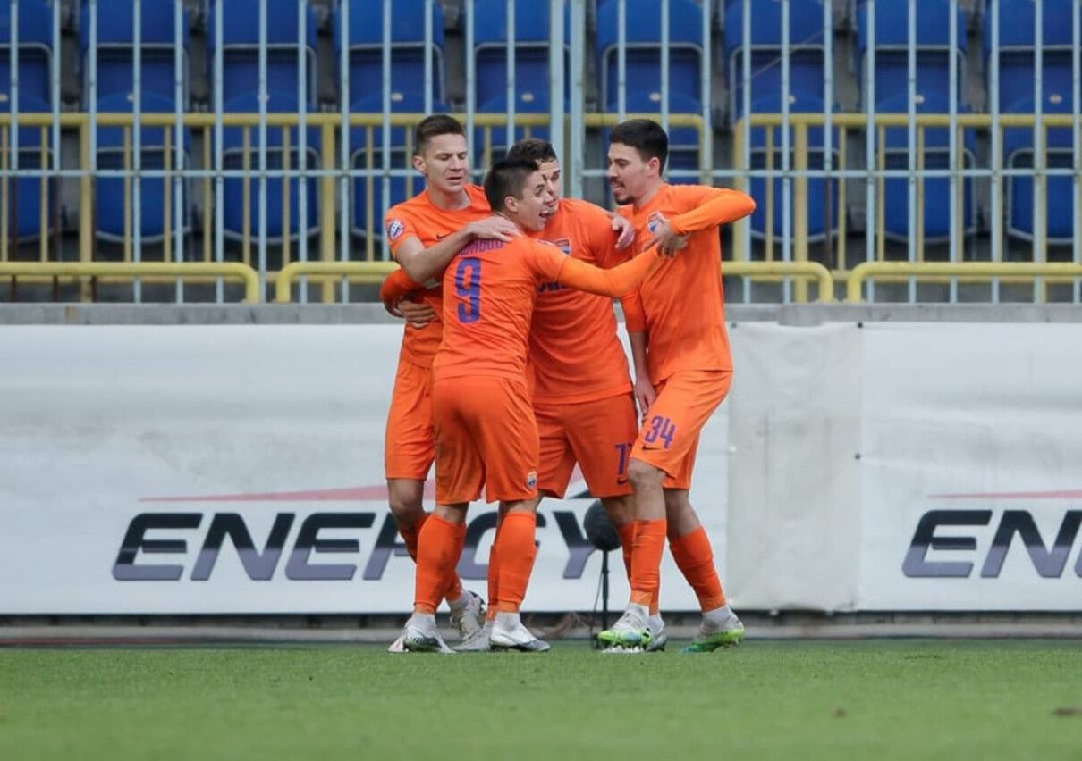 Футболісти "Маріуполя" у матчі УПЛ - фото 1