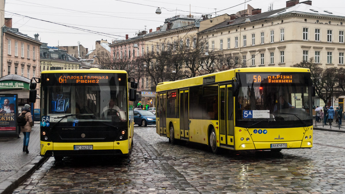 Пасажирські автобуси у Львові - фото 1