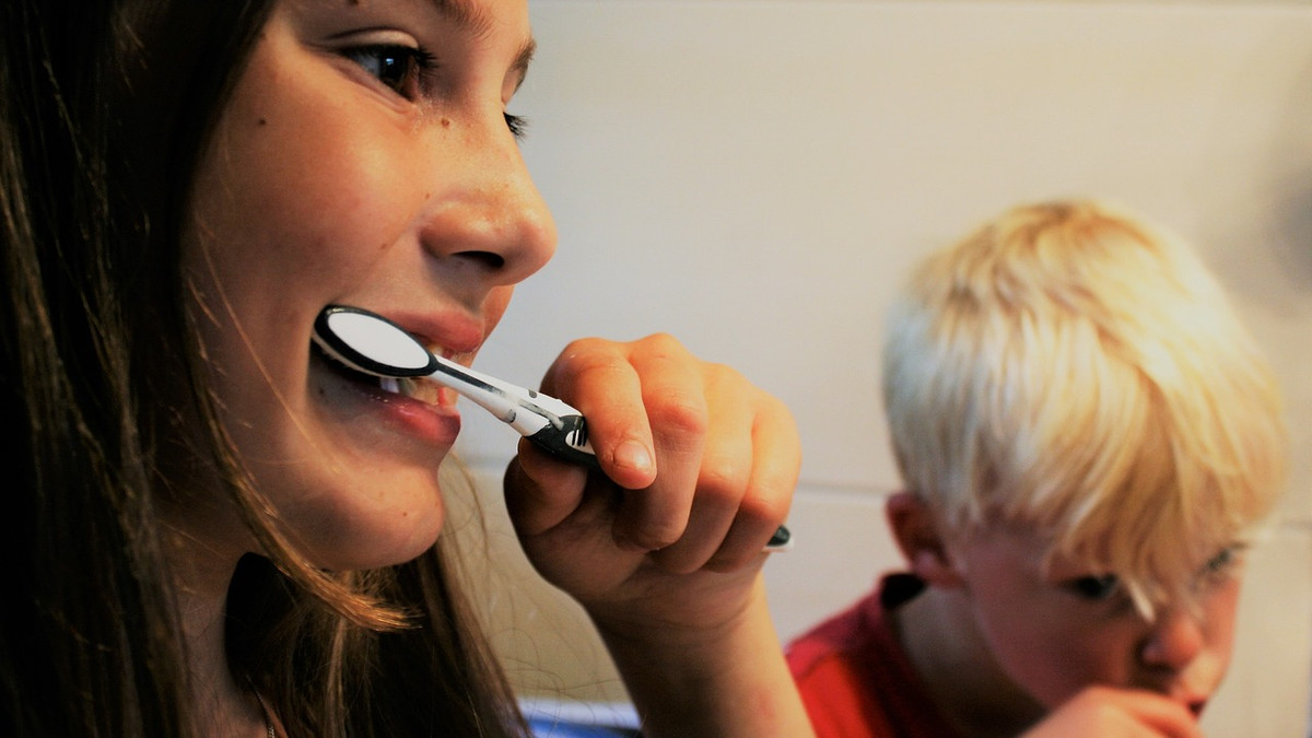 Як чистити зуби правильно – прості правила, які допоможуть зберегти здоров'я - фото 1