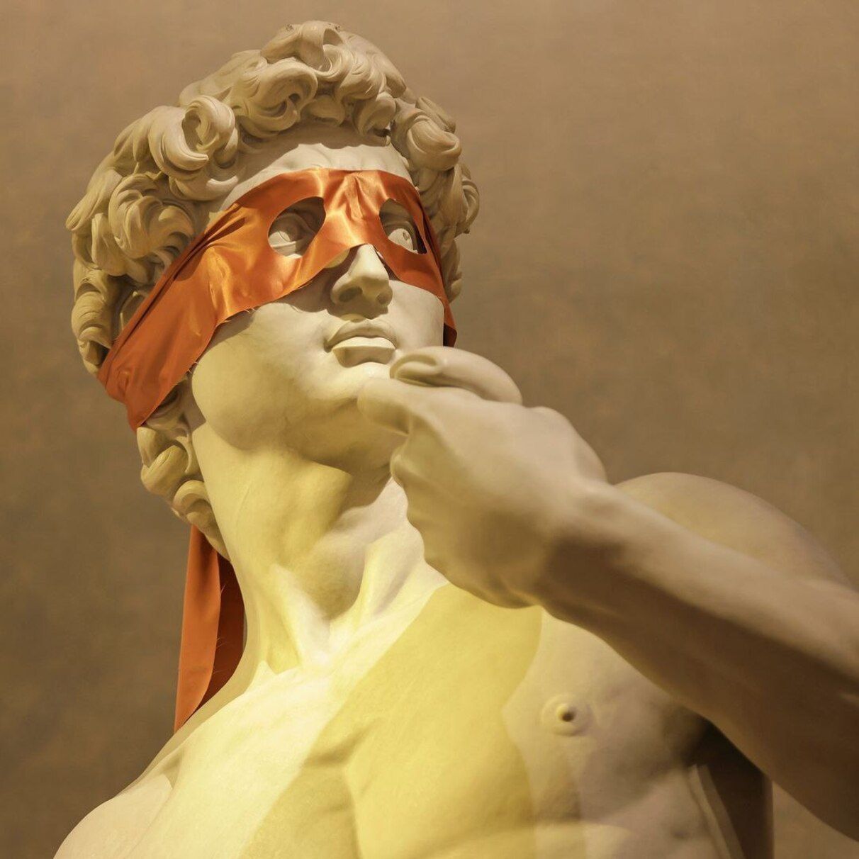 Ось які античні статуї в образі Черепашок-ніндзя були на червоній доріжці