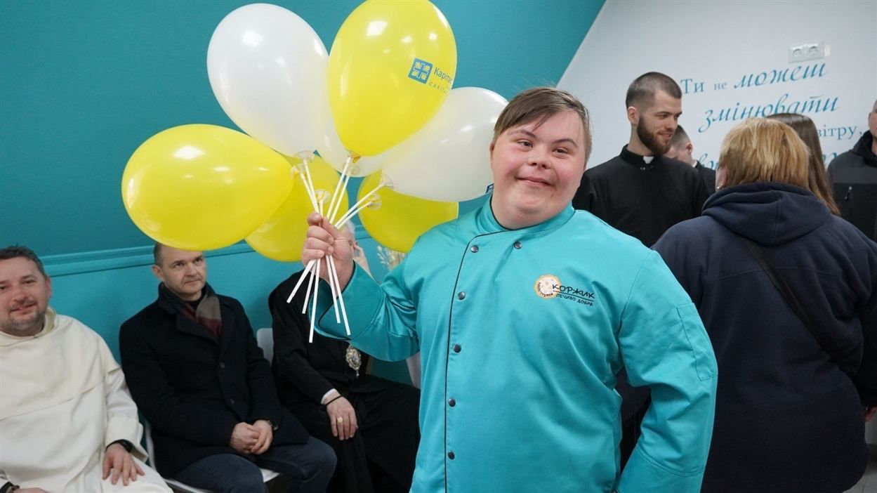 Інклюзивна майстерня печива "Коржик" – історія бізнесу Микити, хлопця з синдромом Дауна