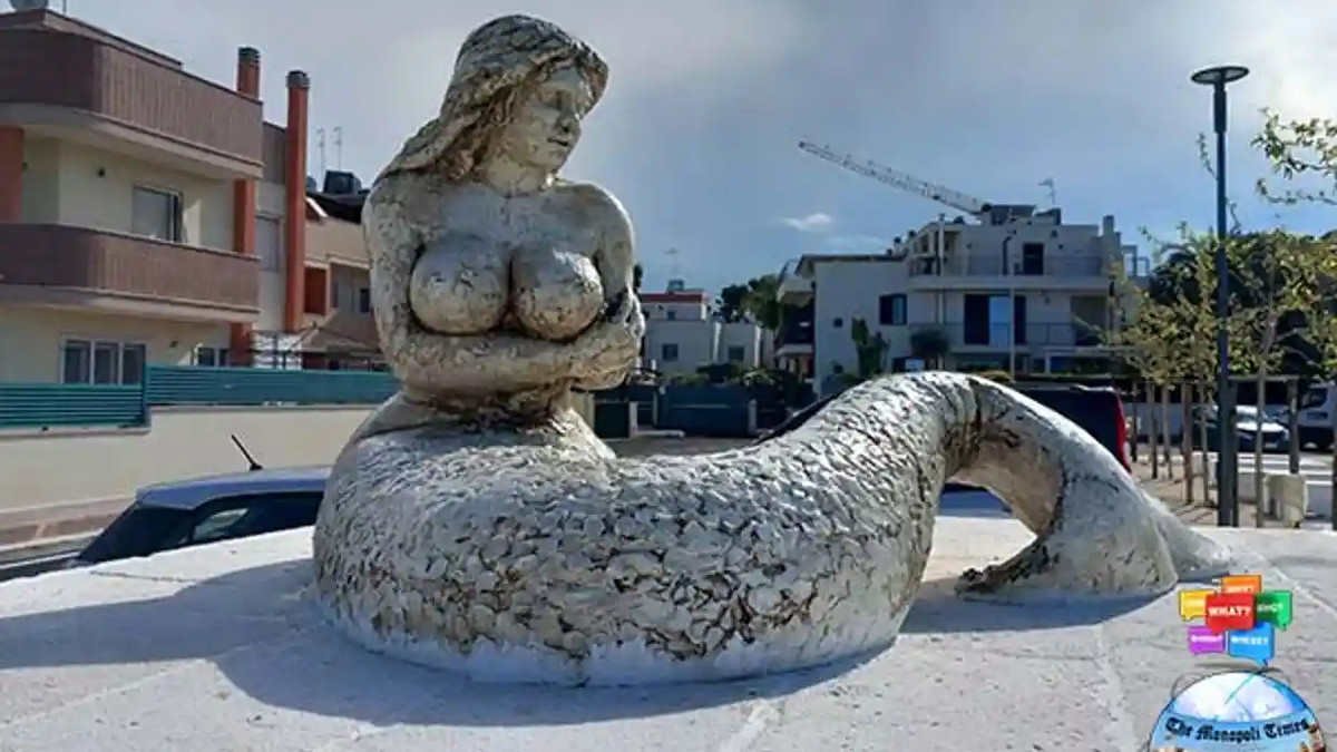 Статуя русалки в Італії - фото 1