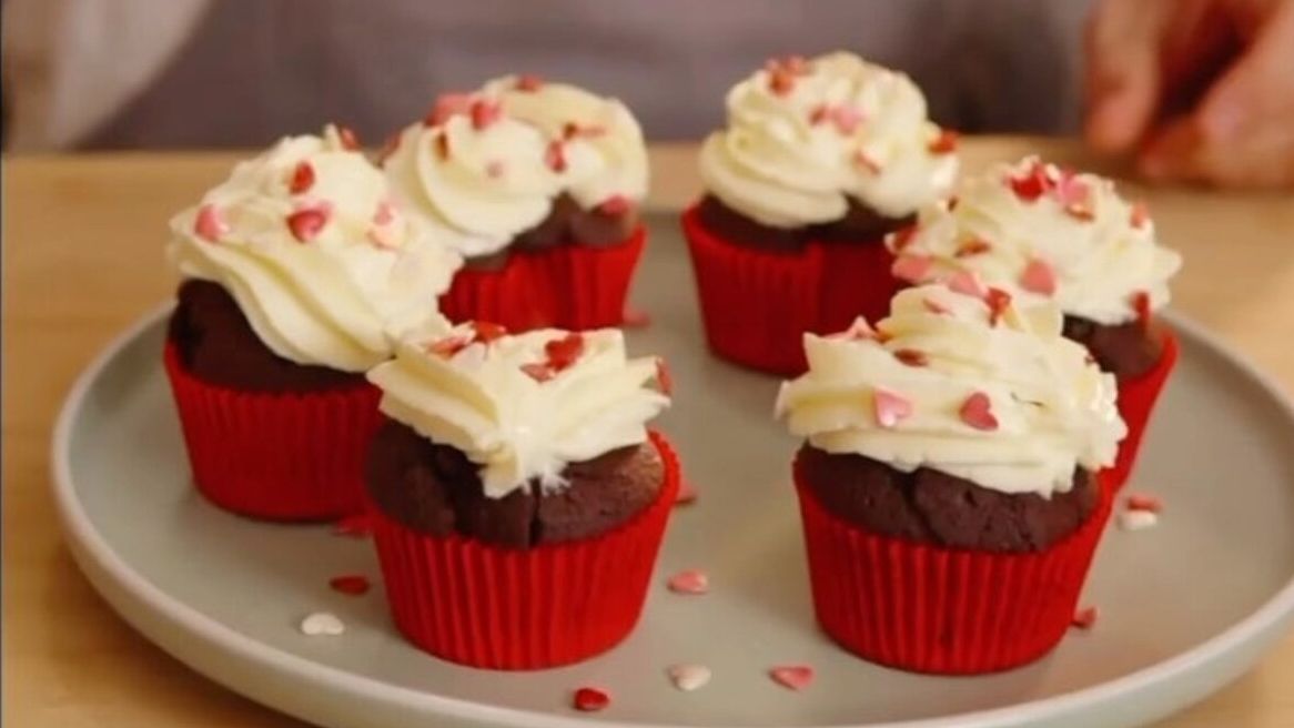 До Дня матері радимо приготувати шоколадні кексики-сердечки
