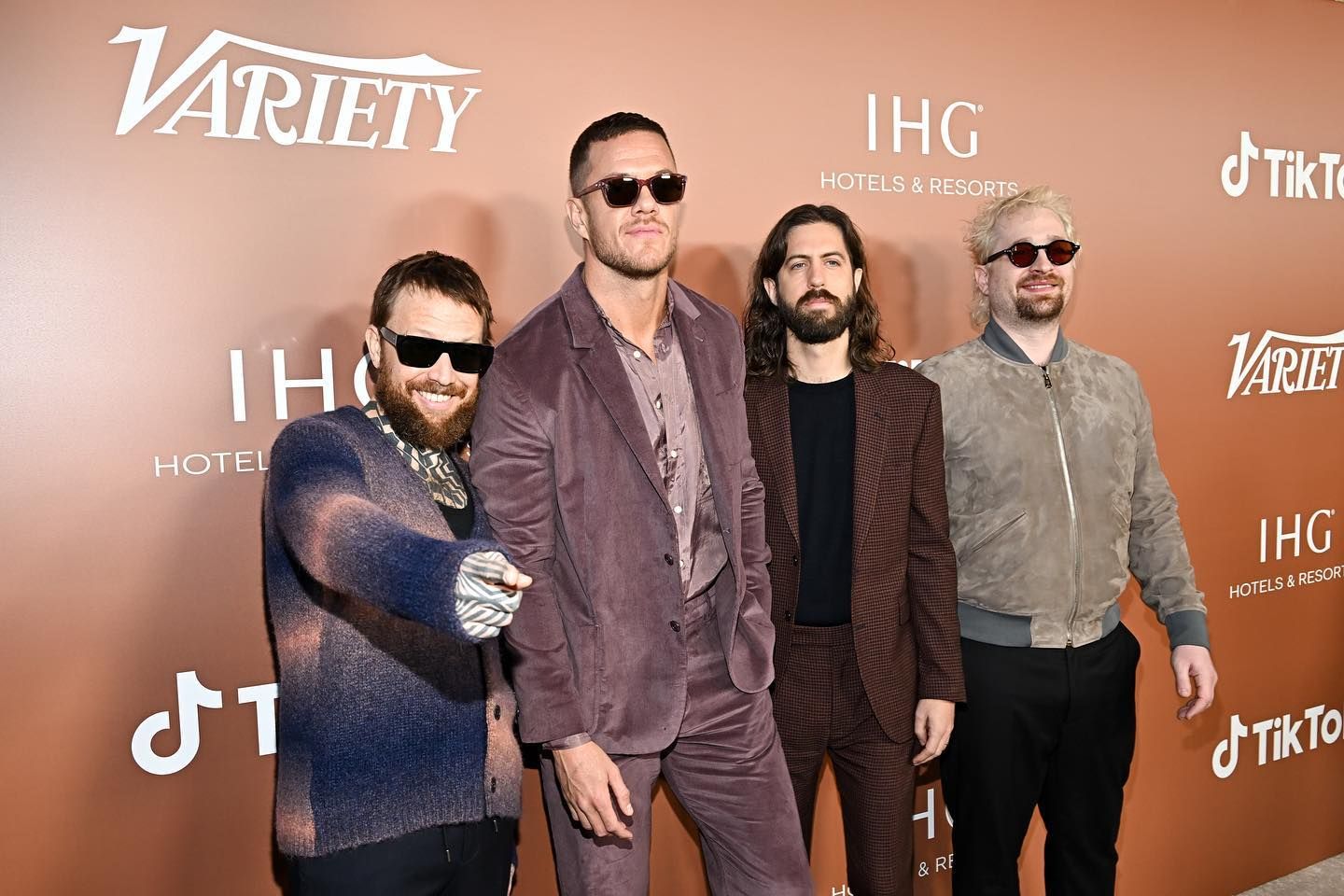 Дивіться кліп Imagine Dragons знятий про війну в Україні