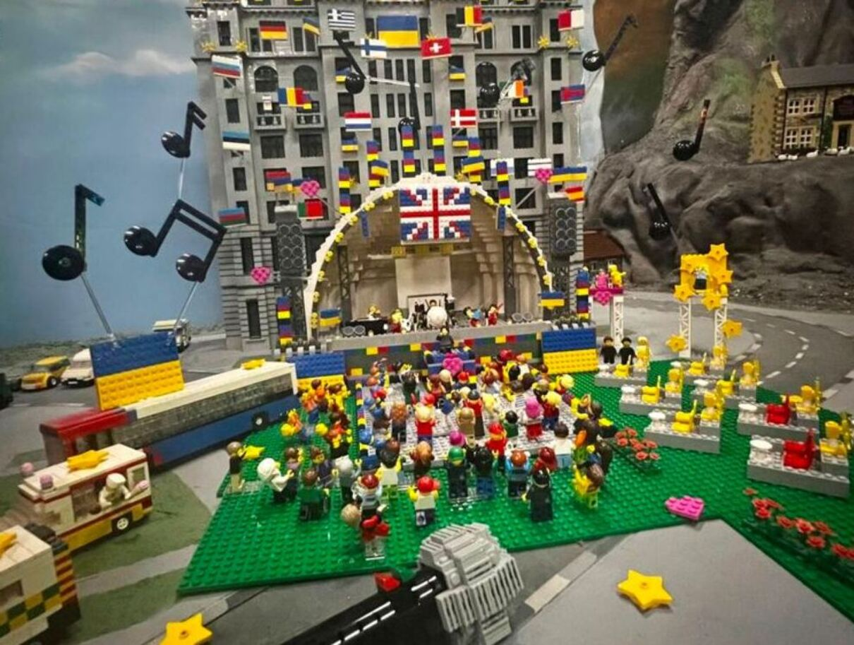 Найменша у світі сцена Євробачення з LEGO – фото
