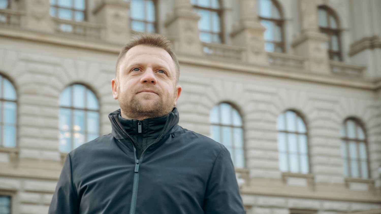 Олег Фідельський презентував новий трек "Гей дана гей", який заряджений підіймати настрій