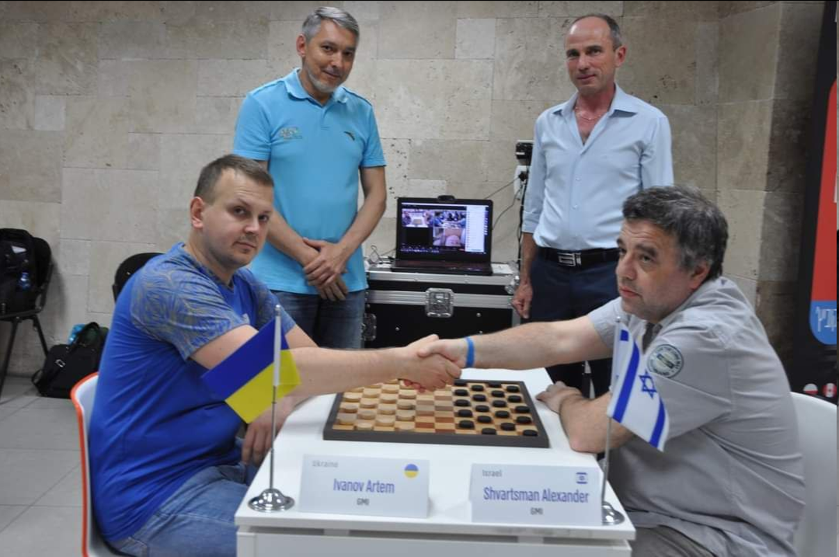 Шах і мат: українець виграв чемпіонат світу з шашок у бліцгрі