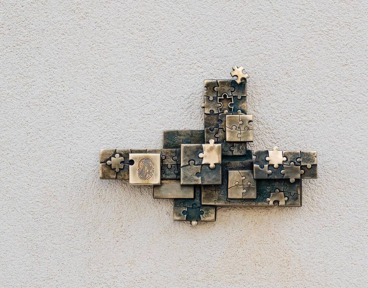 Київська складáнка: у центрі столиці відкрили сорокову мініскульптуру проєкту Шукай!