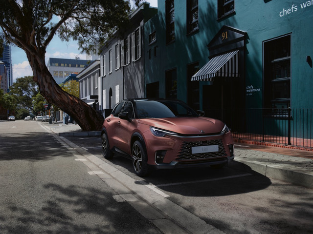Lexus представив свій найкомпактніший кросовер LBX: технічні характеристики - фото 525981