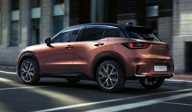 Lexus представив свій найкомпактніший кросовер LBX: технічні характеристики - фото 525983