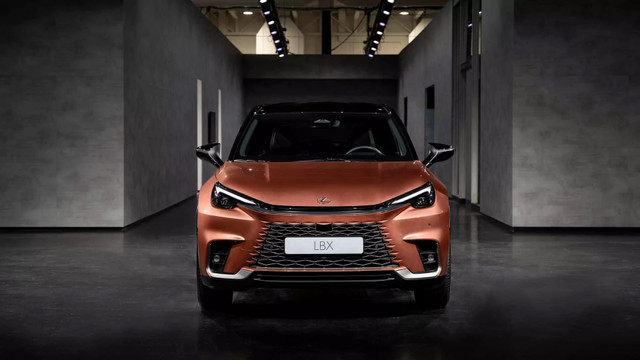 Lexus представив свій найкомпактніший кросовер LBX: технічні характеристики - фото 525986