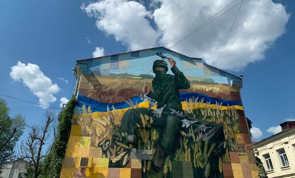 У Києві відкрили новий мурал "Запорізький месник" – фото