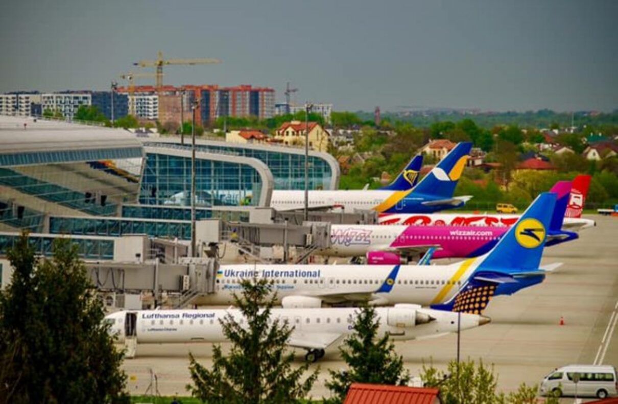 Чи безпечно відкривати аеропорт у Львові: Повітряні сили оцінюють ризики