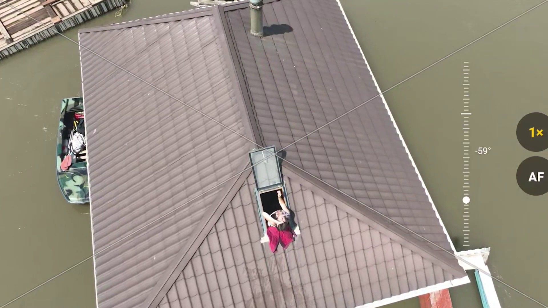 Евакуація буде. Санта: аеророзвідник зустрівся із сім'єю з Олешок, яку допоміг врятувати