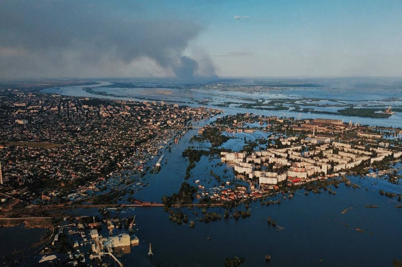 Затоплену Херсонську область зняли у висоти пташиного польоту: моторошні кадри