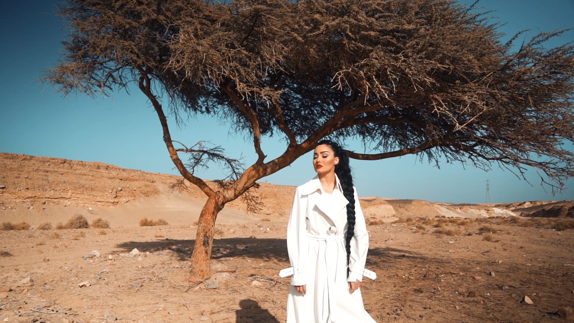 Добриднєва записала українську версію пісні Happy End - фото 1