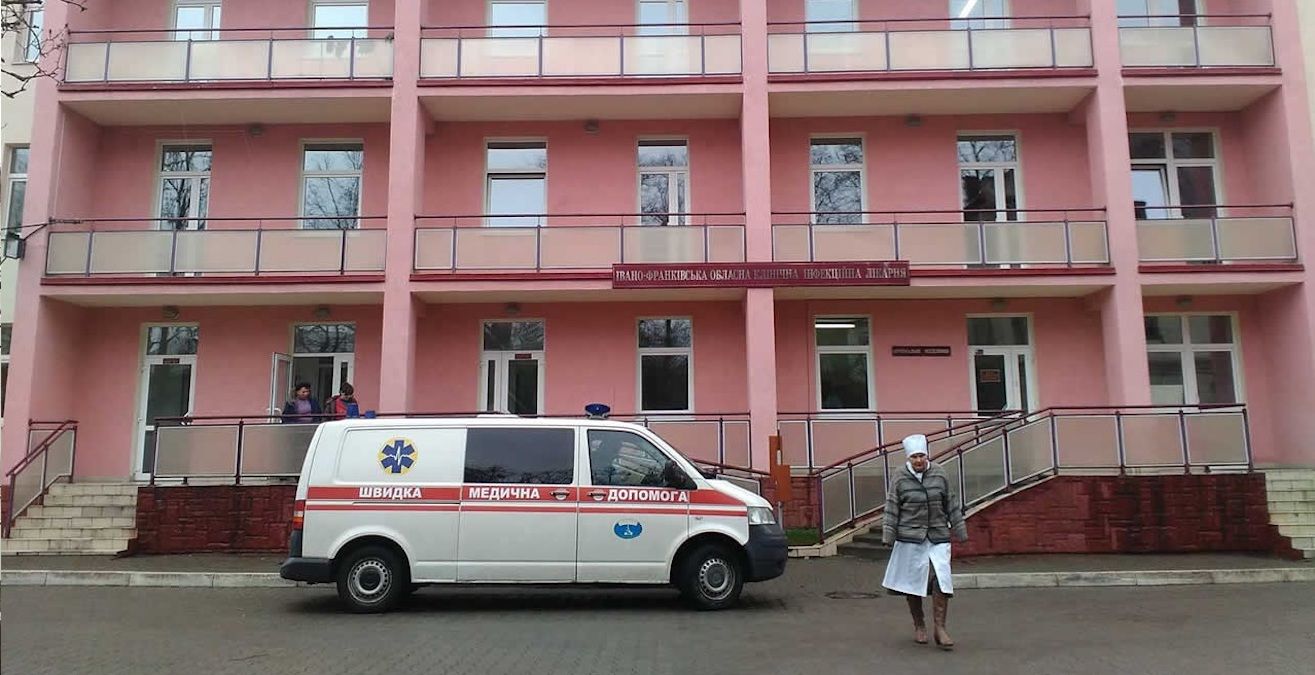 На Франківщині чоловікам не надаватимуть медичну допомогу без дозволу військкоматів