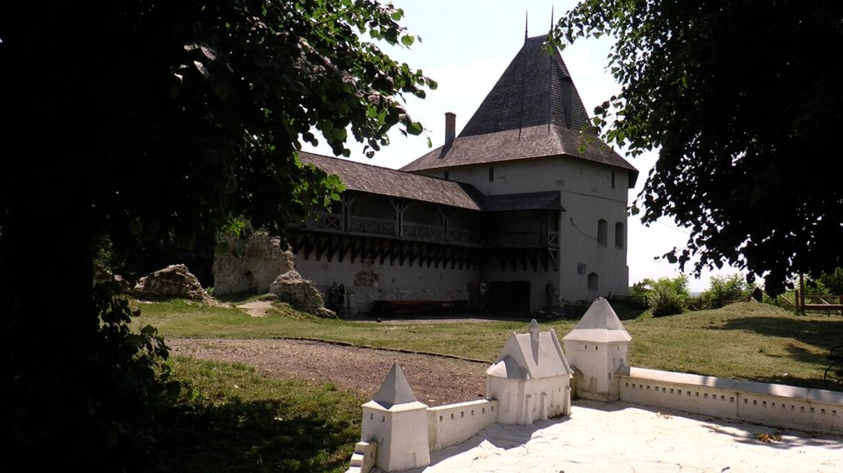 В Івано-Франківській області археологи знайшли підземелля в’їзної брами Галицького замку