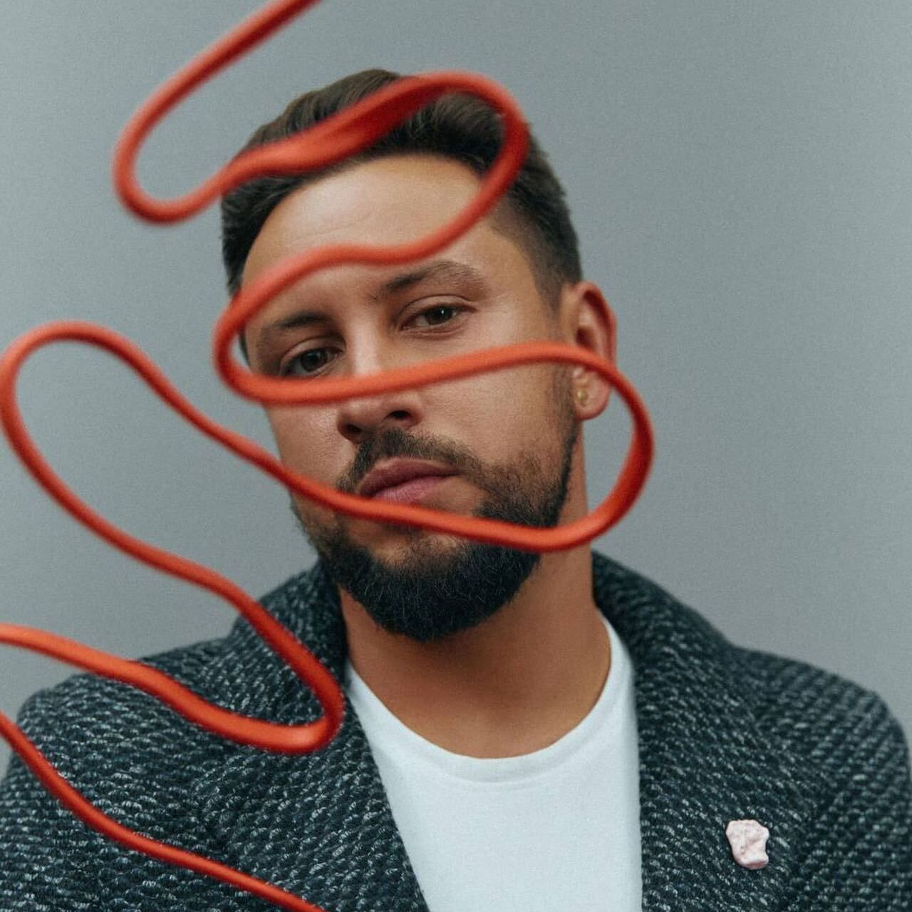 Чуттєво і ніжно – слухайте нову пісню Монатіка "Люди... Камені..."