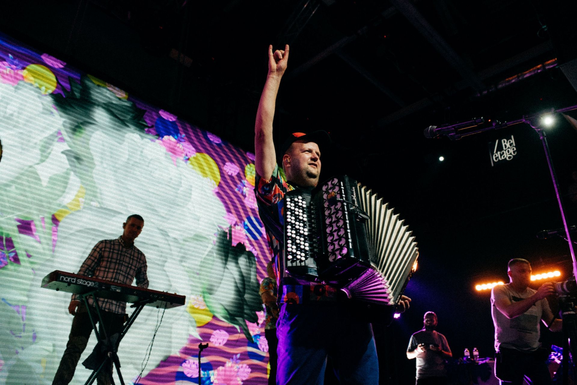 Тік та Ірина Білик представили пісню "Тантра" - фото 1