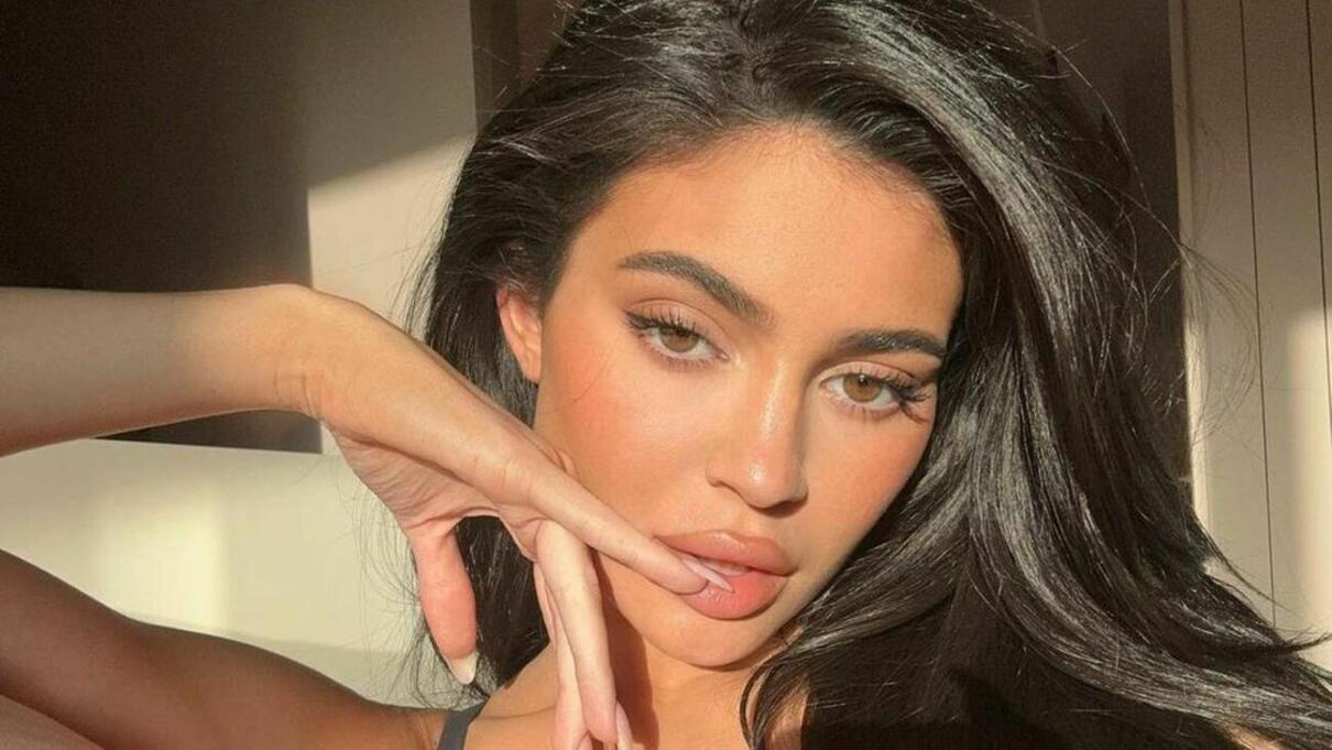 Кайлі Дженнер придбала посуд від українського бренду GUNIA Project