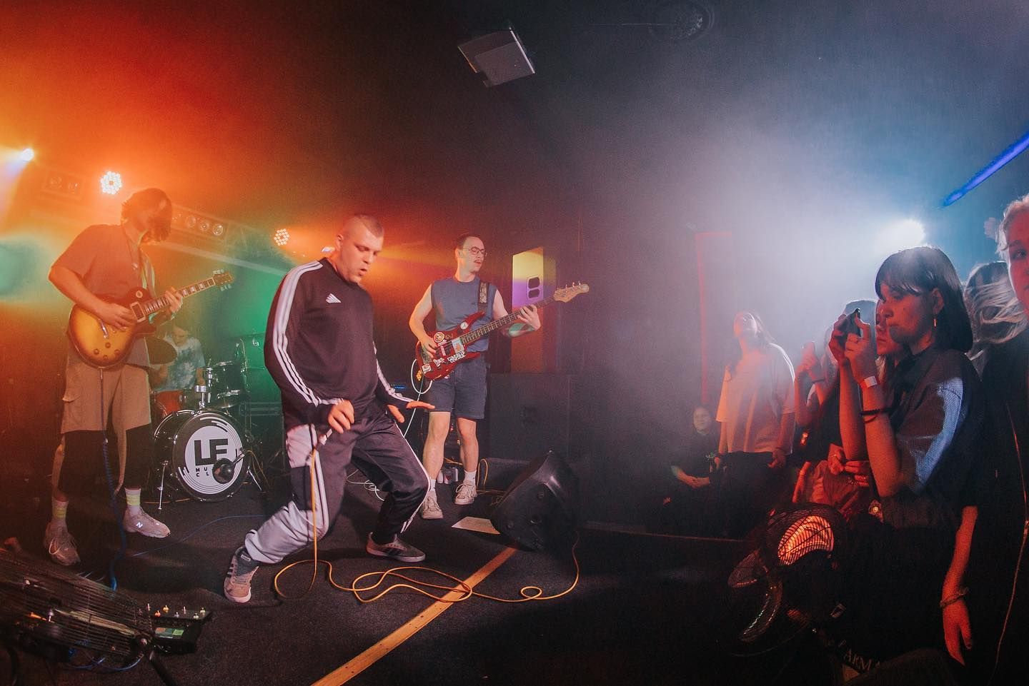 Київський гурт "квіткіс" презентував сингл з назвою "Зорі"