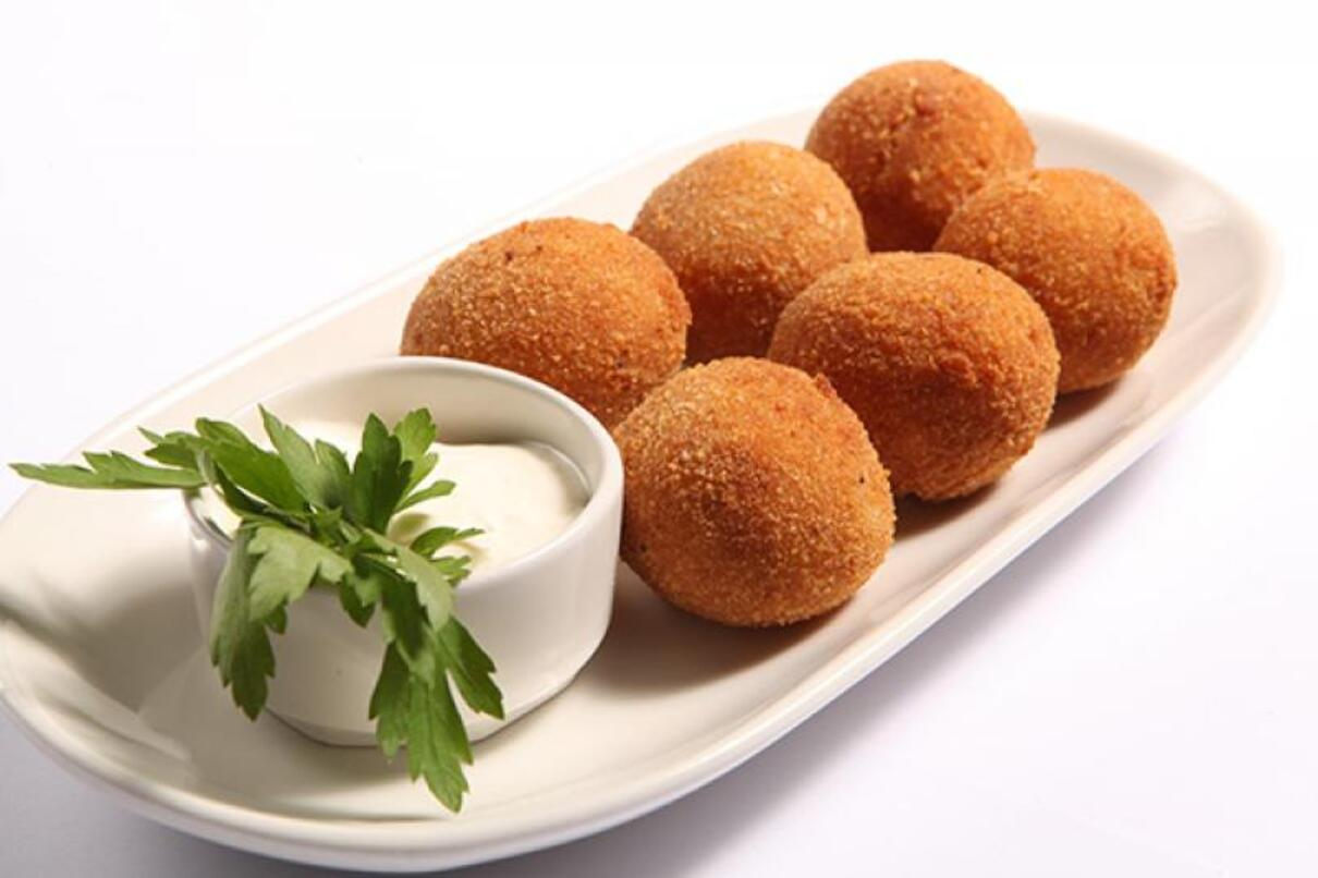 Рецепт картопляних кульок з тунцем та сиром від Лізи Глінської